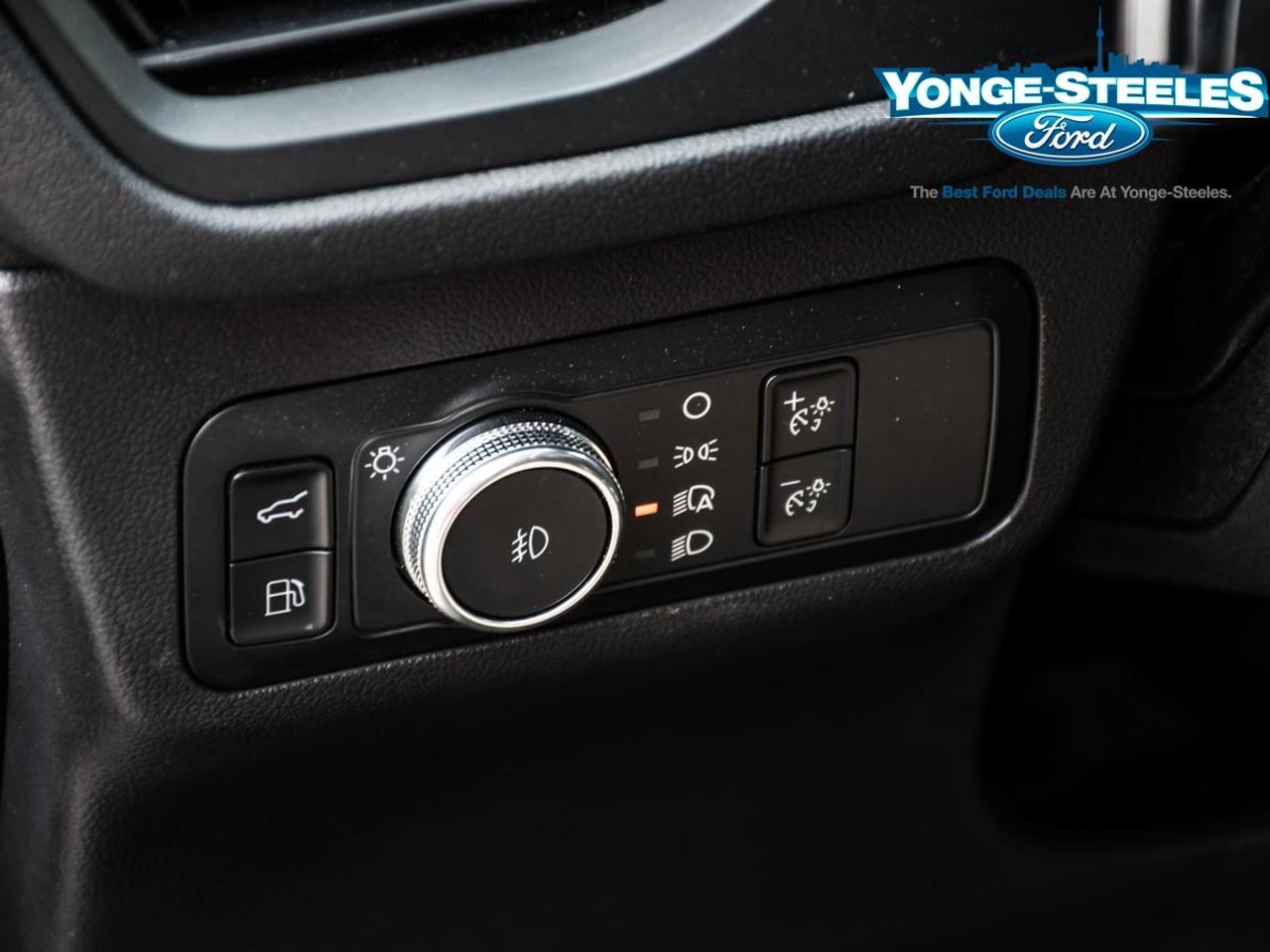 2022 Ford Escape Titanium Plug-In Hybrid 2.5L PREMIUM PKG Photo