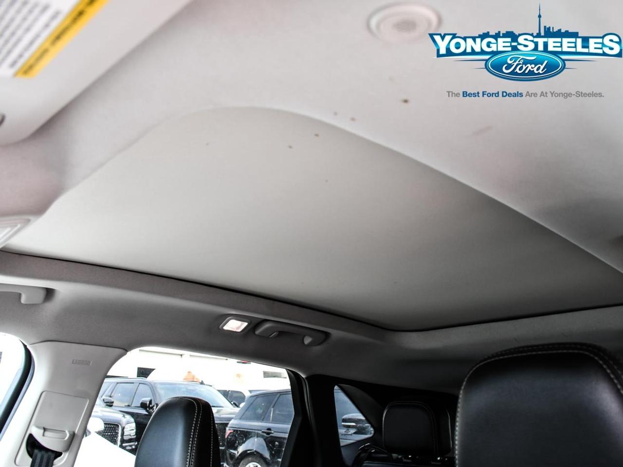 2022 Ford Escape Titanium Plug-In Hybrid 2.5L PREMIUM PKG Photo