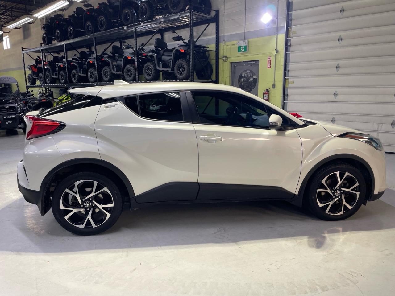 2021 Toyota C-HR XLE  PREMIUM   CAMERA   NO ACCIDENTS Photo
