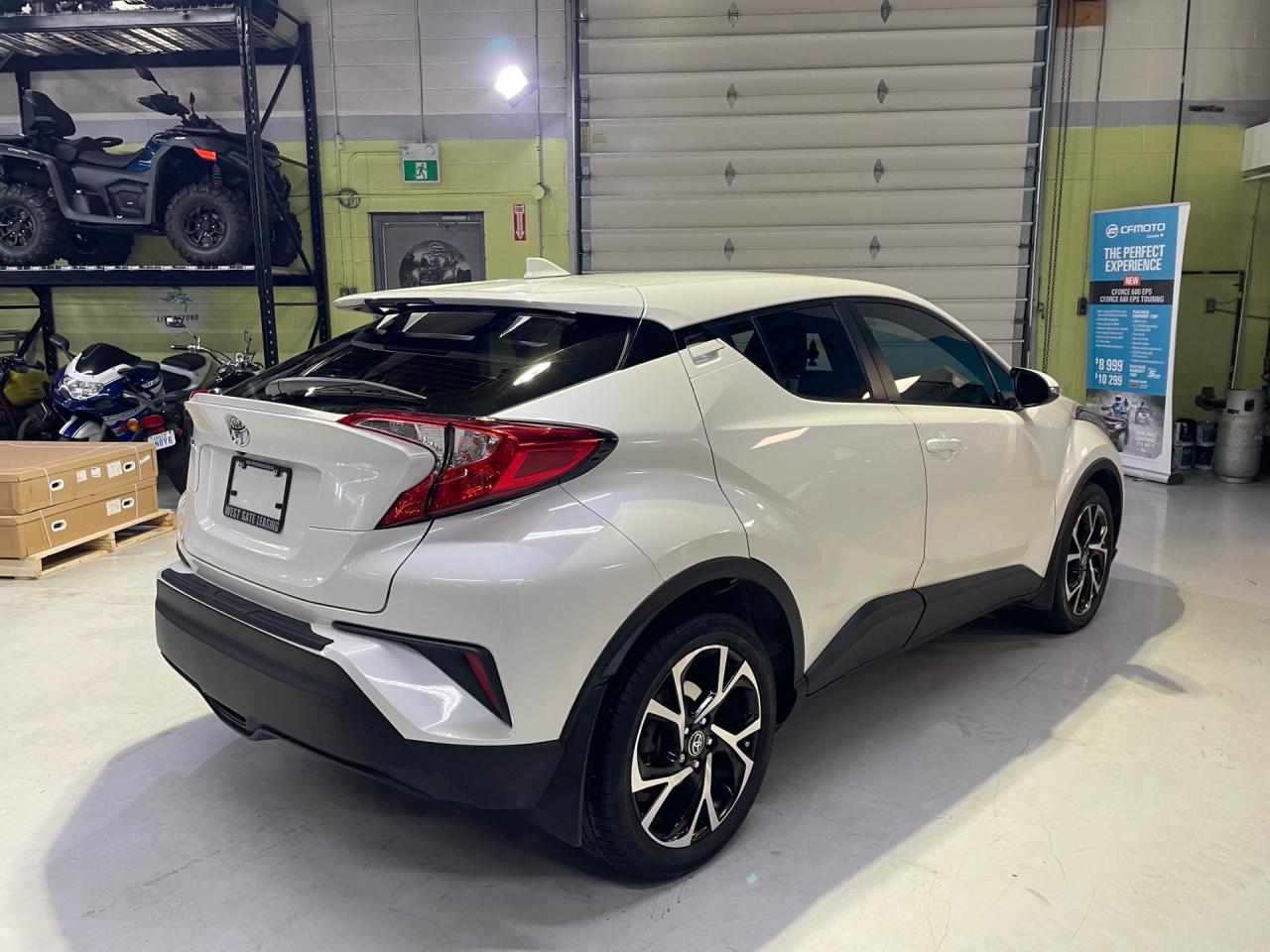 2021 Toyota C-HR XLE  PREMIUM   CAMERA   NO ACCIDENTS Photo