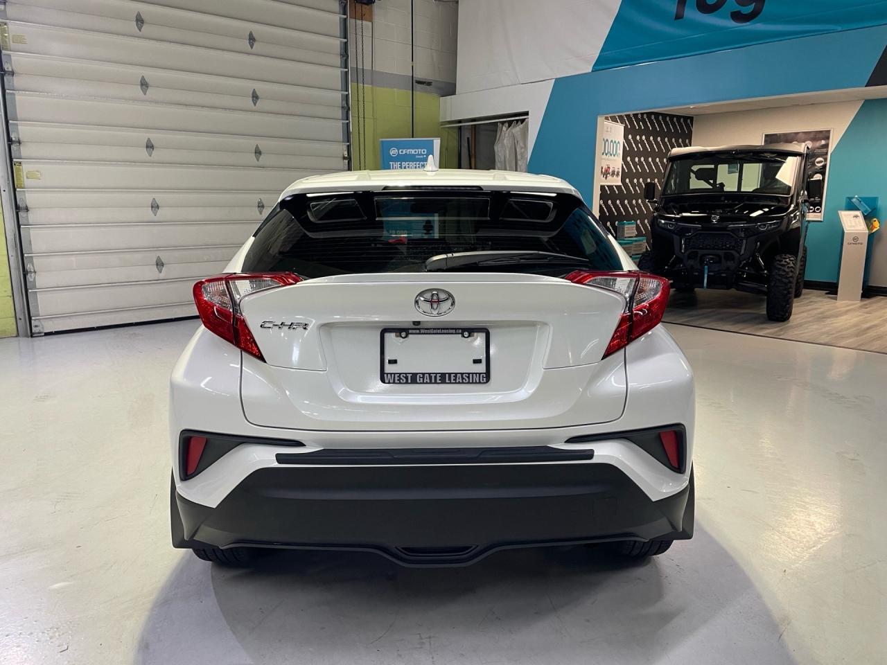 2021 Toyota C-HR XLE  PREMIUM   CAMERA   NO ACCIDENTS Photo