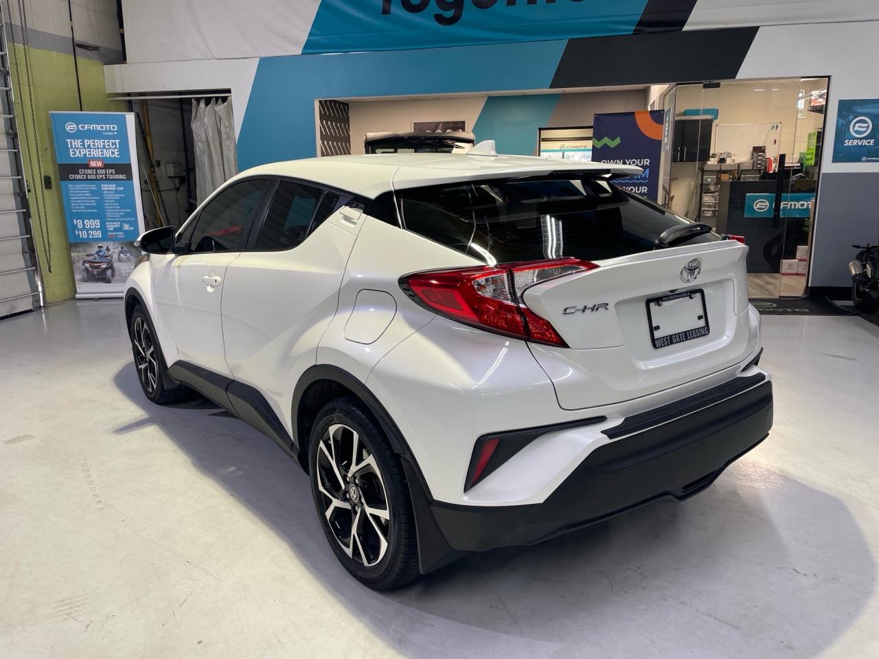 2021 Toyota C-HR XLE  PREMIUM   CAMERA   NO ACCIDENTS Photo