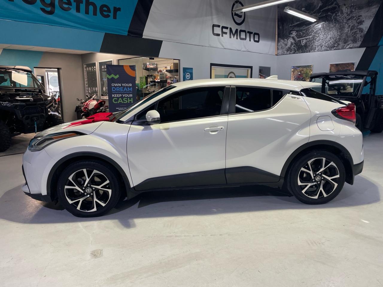2021 Toyota C-HR XLE  PREMIUM   CAMERA   NO ACCIDENTS Photo