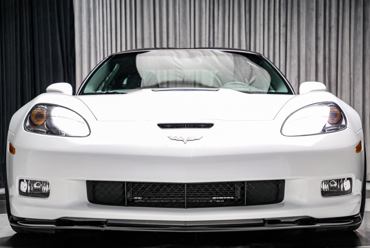 2010 Chevrolet Corvette ZR1 w/3ZR 638HP 6.2L LS9 CARBNCERAMC HUD LOWKM Photo