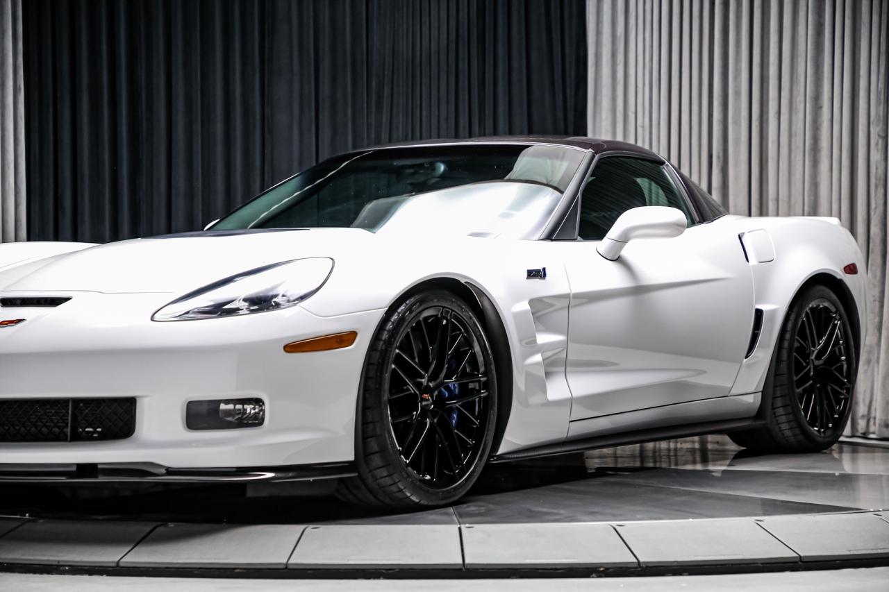 2010 Chevrolet Corvette ZR1 w/3ZR 638HP 6.2L LS9 CARBNCERAMC HUD LOWKM Photo