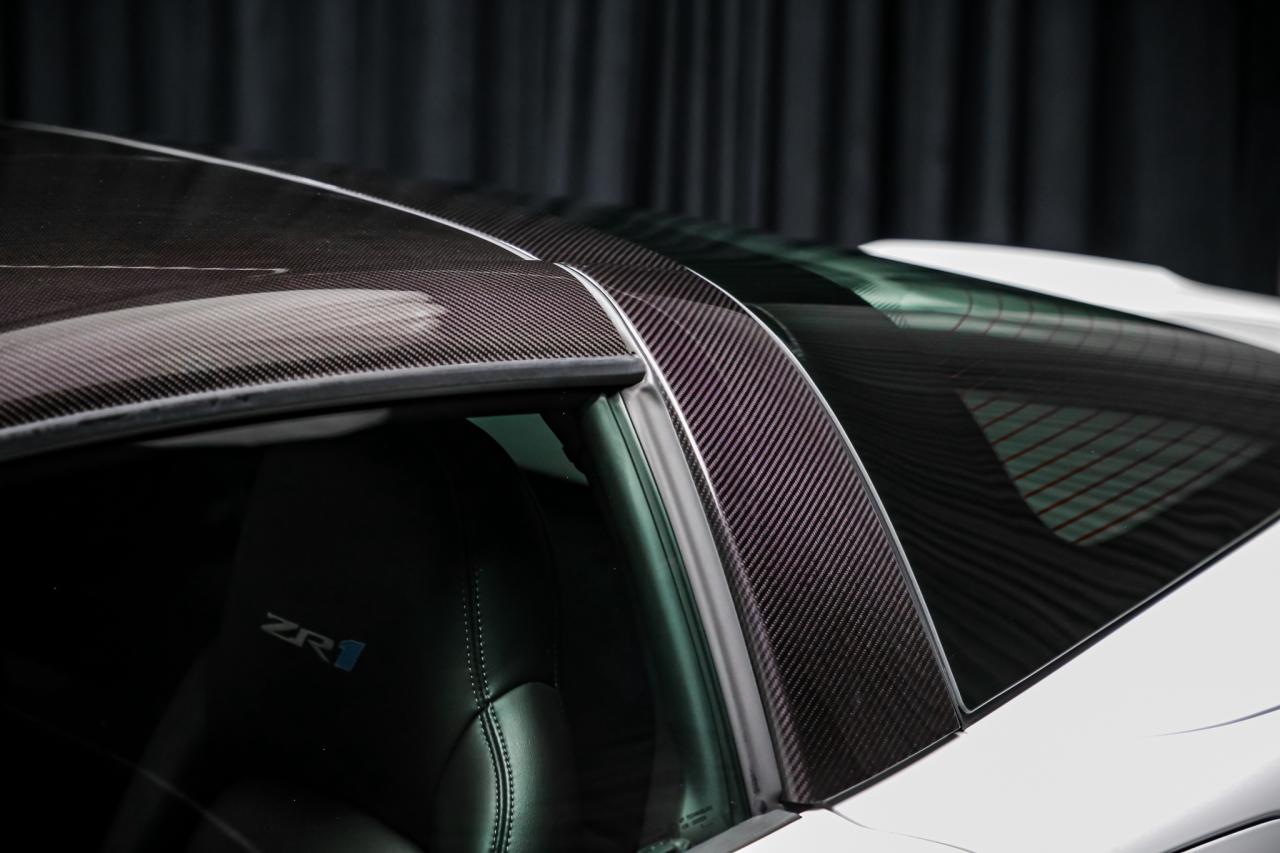 2010 Chevrolet Corvette ZR1 w/3ZR 638HP 6.2L LS9 CARBNCERAMC HUD LOWKM Photo