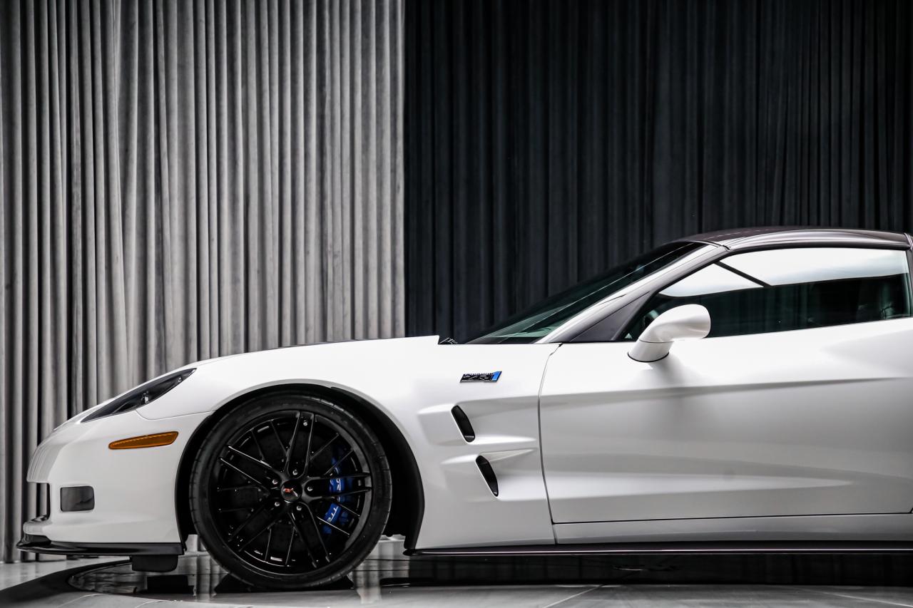 2010 Chevrolet Corvette ZR1 w/3ZR 638HP 6.2L LS9 CARBNCERAMC HUD LOWKM Photo