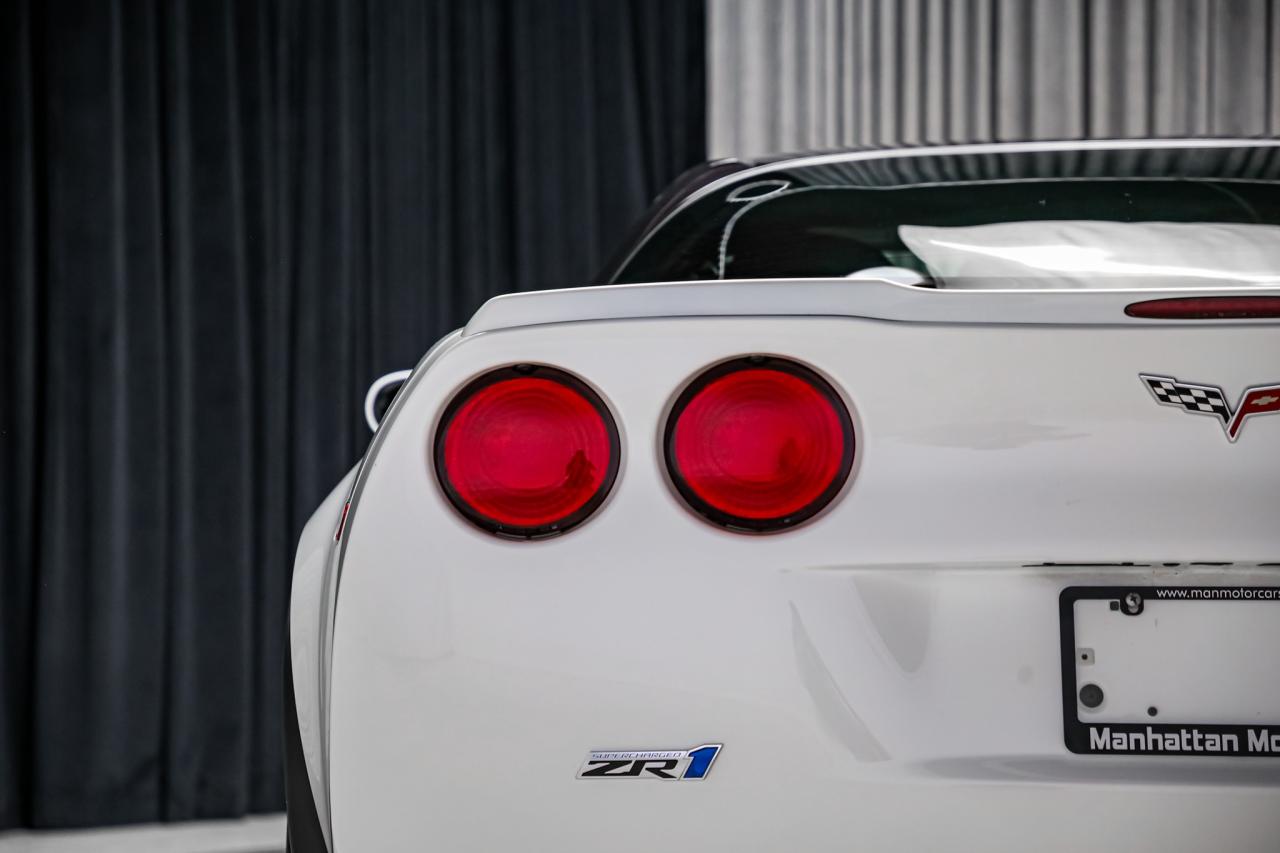 2010 Chevrolet Corvette ZR1 w/3ZR 638HP 6.2L LS9 CARBNCERAMC HUD LOWKM Photo