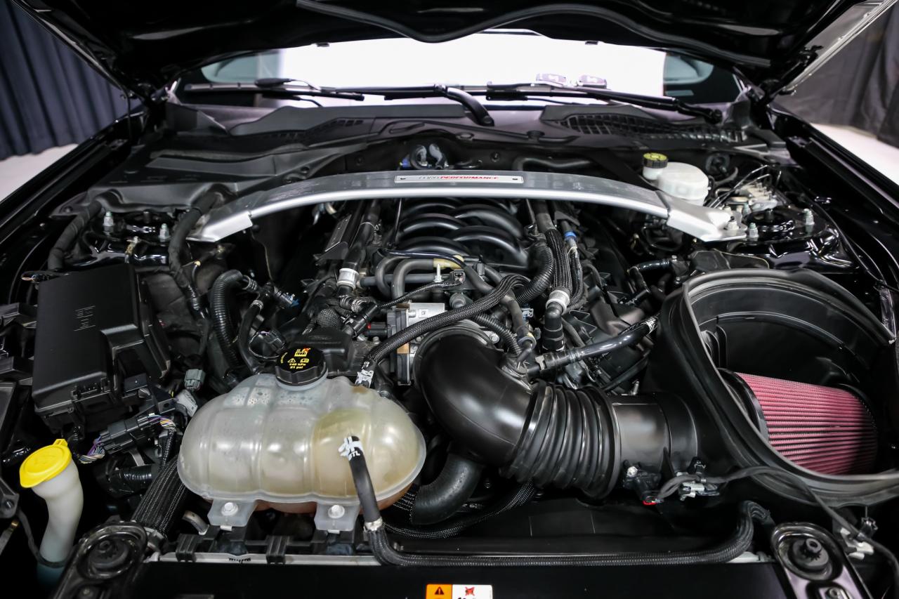 2016 Ford Mustang SHELBY GT350R 5.2L V8  CARBONRIMS LOWKM NOACCIDENT Photo