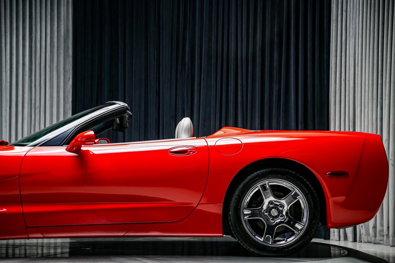 1999 Chevrolet Corvette CONVERTIBLE MANUAL 345HP Z51PKG WHITETOP GREYINT Photo