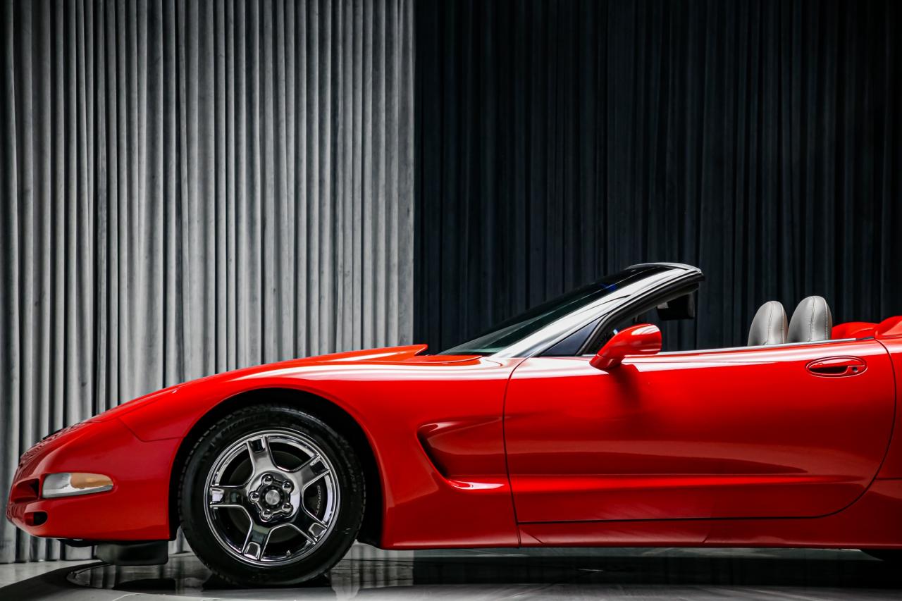 1999 Chevrolet Corvette CONVERTIBLE MANUAL 345HP Z51PKG WHITETOP GREYINT Photo