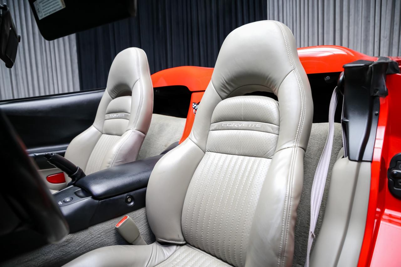 1999 Chevrolet Corvette CONVERTIBLE MANUAL 345HP Z51PKG WHITETOP GREYINT Photo