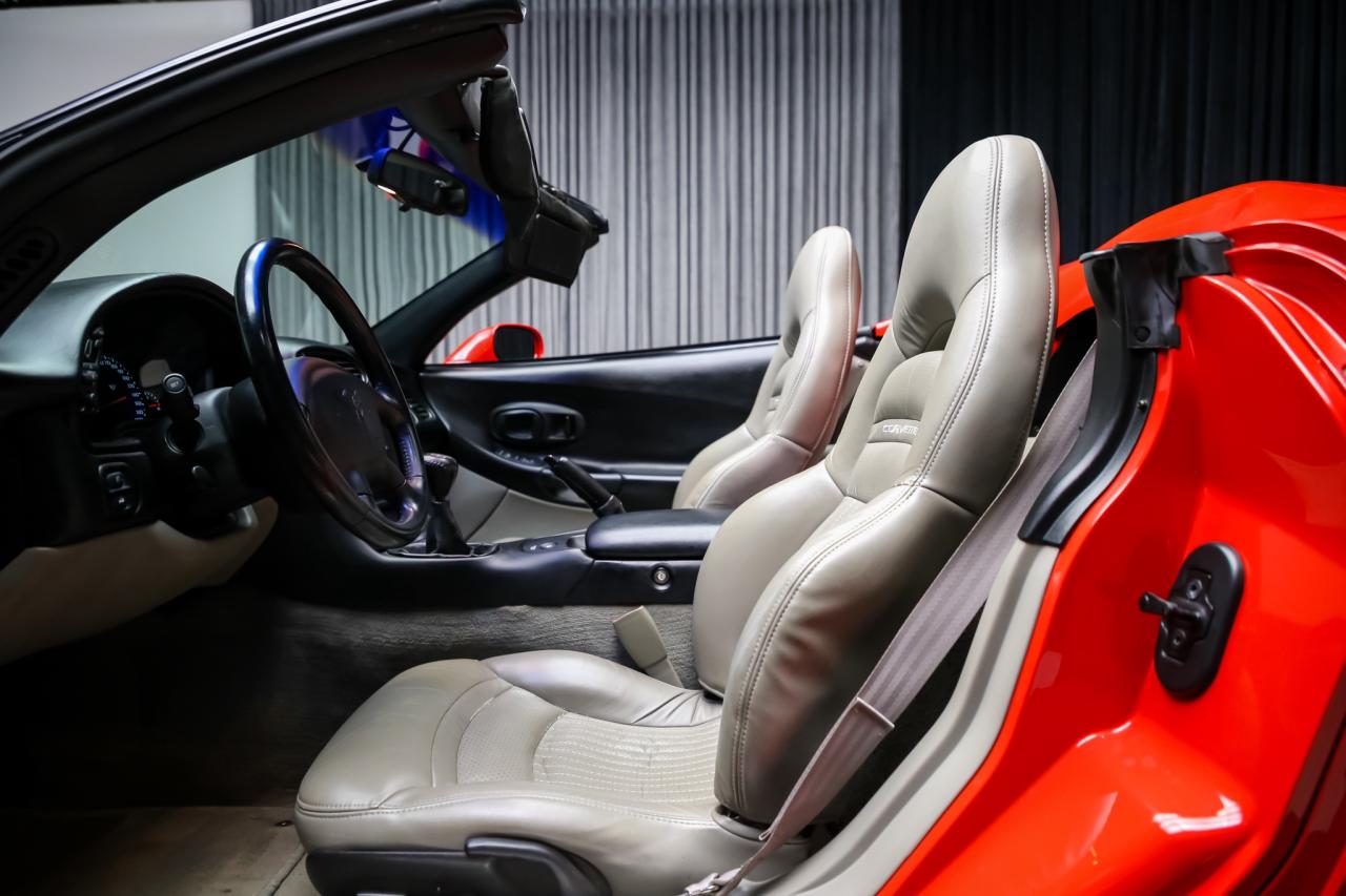 1999 Chevrolet Corvette CONVERTIBLE MANUAL 345HP Z51PKG WHITETOP GREYINT Photo