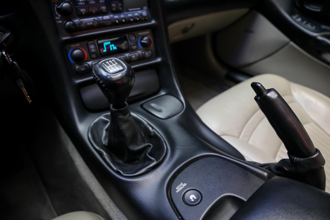 1999 Chevrolet Corvette CONVERTIBLE MANUAL 345HP Z51PKG WHITETOP GREYINT Photo