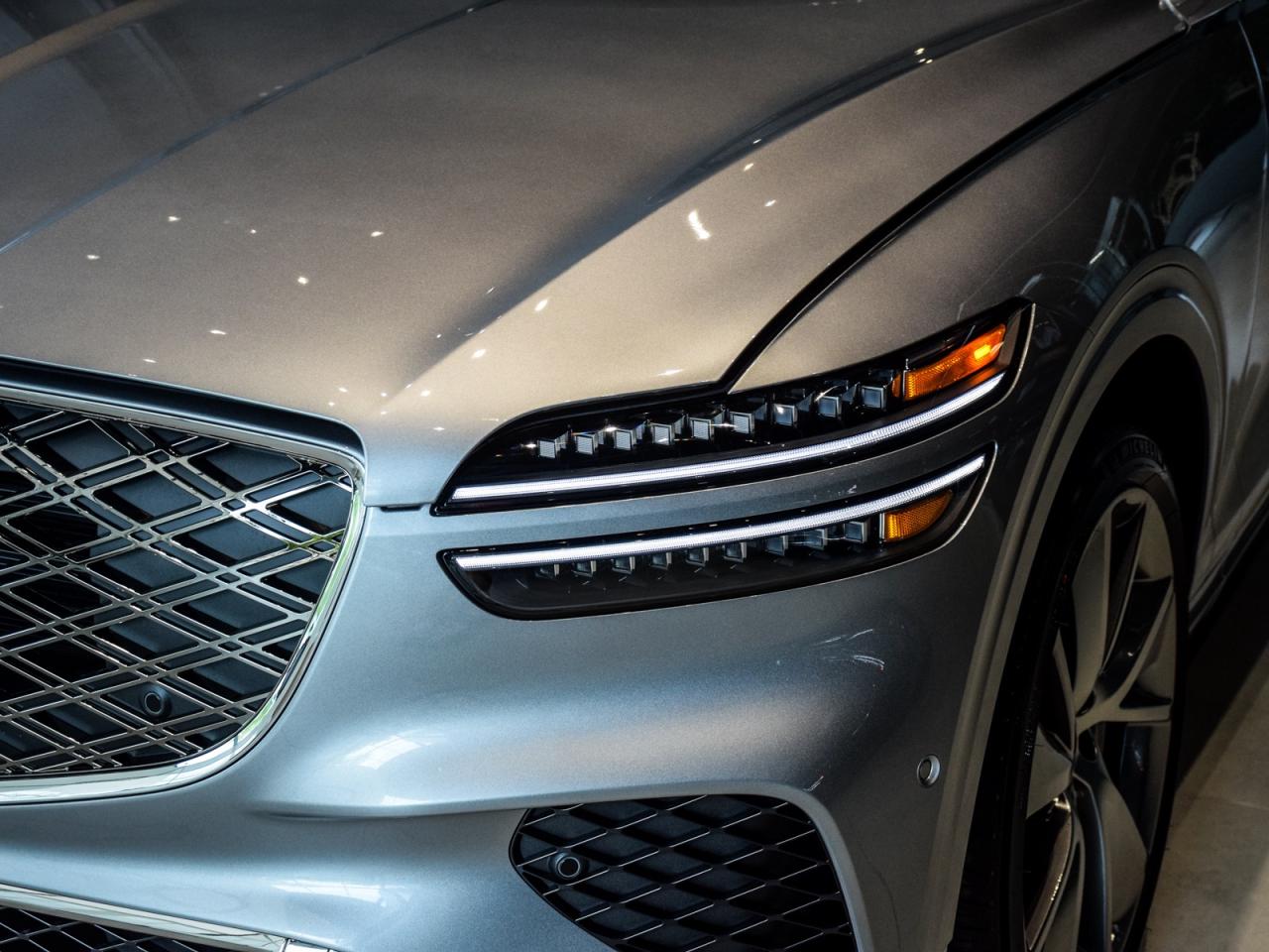 2026 Genesis GV70 2.5T Advanced Tech.Pkg AWD   Used Demonstrator Photo