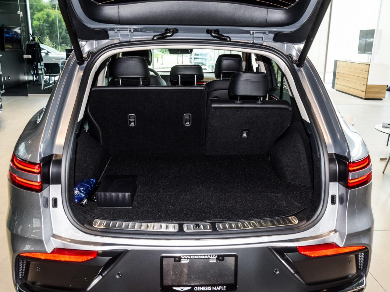 2026 Genesis GV70 2.5T Advanced Tech.Pkg AWD   Used Demonstrator Photo