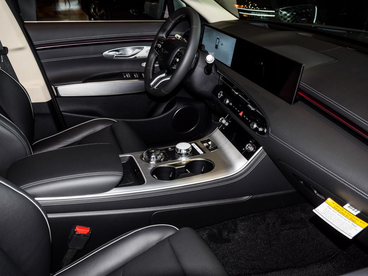 2026 Genesis GV70 2.5T Advanced Tech.Pkg AWD   Used Demonstrator Photo