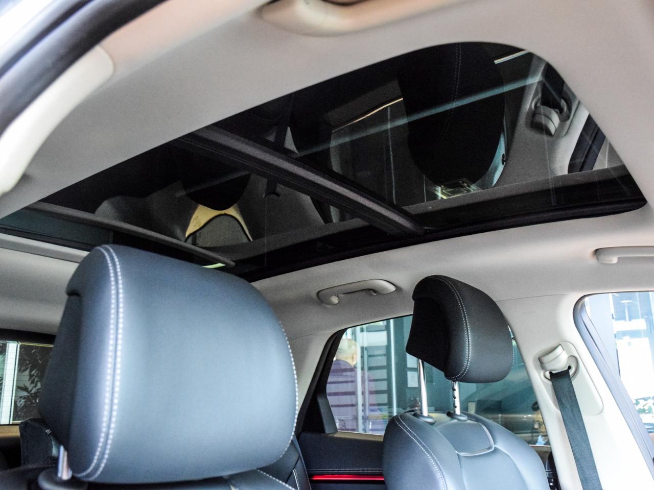 2026 Genesis GV70 2.5T Advanced Tech.Pkg AWD   Used Demonstrator Photo