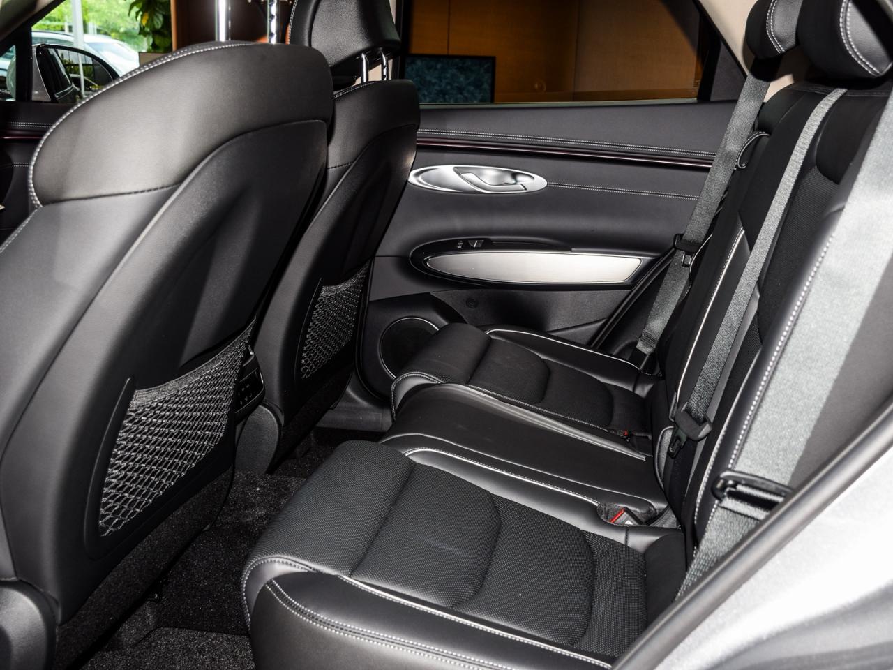 2026 Genesis GV70 2.5T Advanced Tech.Pkg AWD   Used Demonstrator Photo