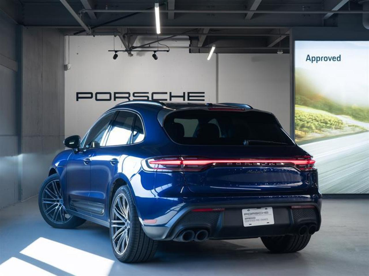 2025 Porsche Macan T AWD Photo2
