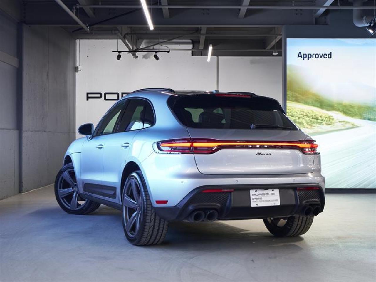 2024 Porsche Macan AWD Photo3