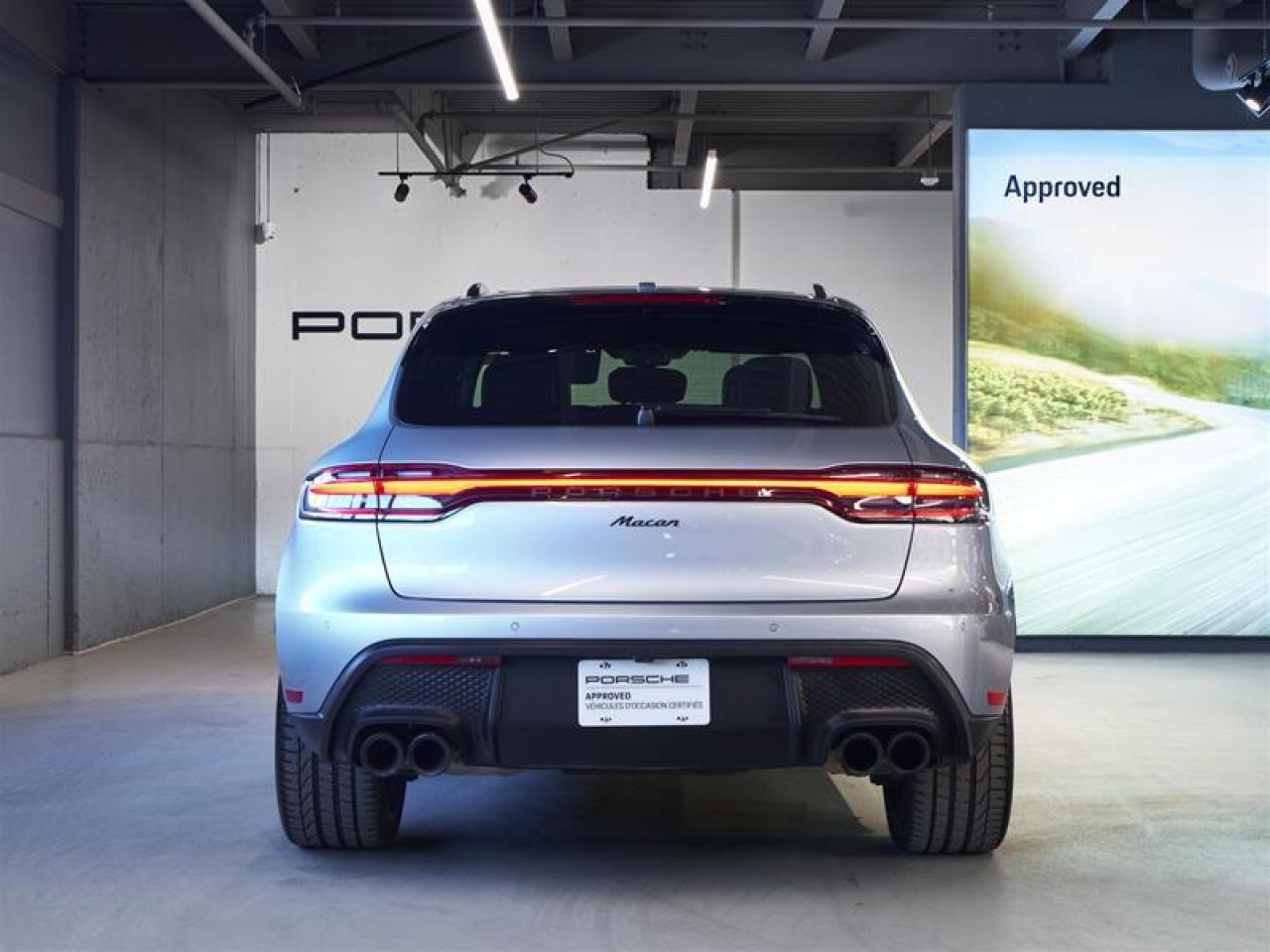 2024 Porsche Macan AWD Photo4