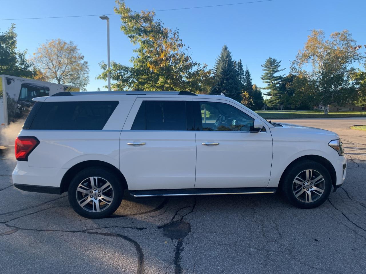 2023 Ford Expedition Limited Max 4x4 pano roof Navigation Photo4