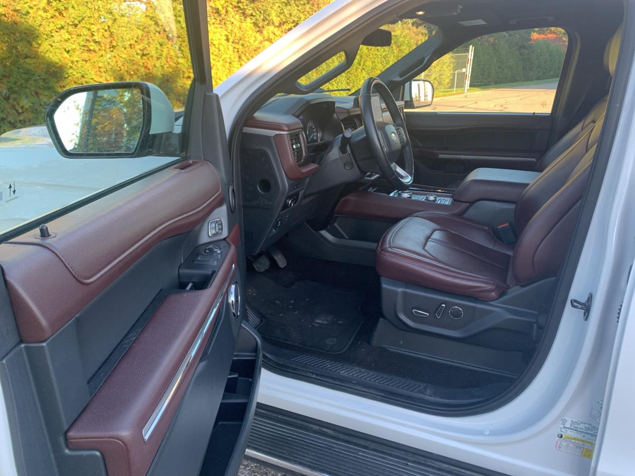 2023 Ford Expedition Limited Max 4x4 pano roof Navigation Photo