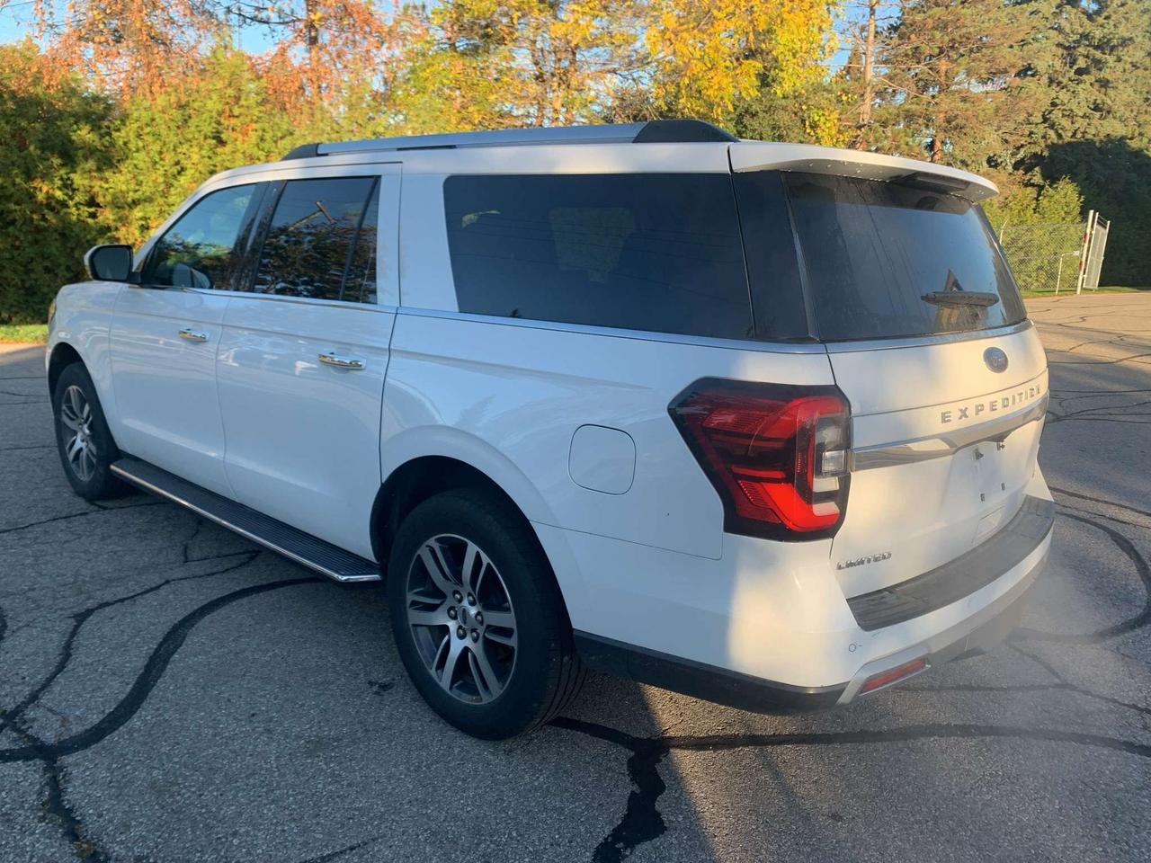 2023 Ford Expedition Limited Max 4x4 pano roof Navigation Photo
