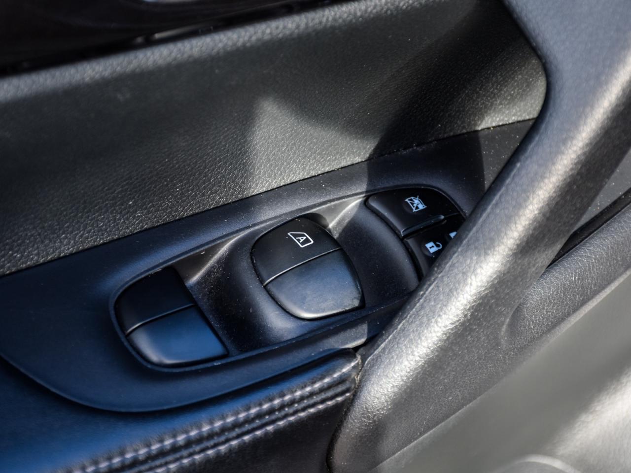 2019 Nissan Rogue AWD   No Accidents, Serv History, #1 Price Value Photo