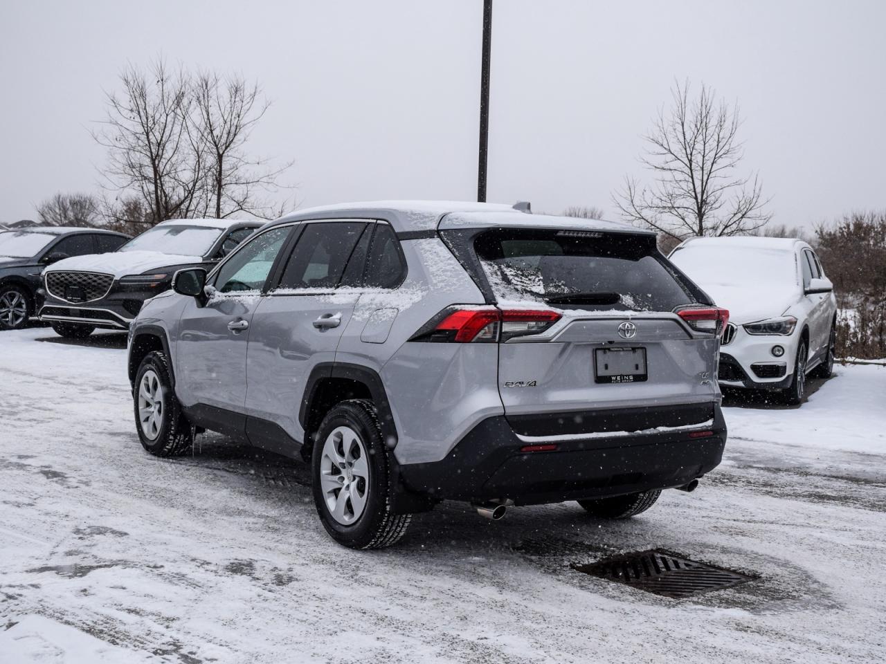 2023 Toyota RAV4 AWD   1owner, No Accidents, Off-Lease, MINT Photo