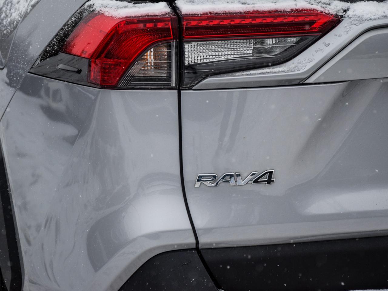 2023 Toyota RAV4 AWD   1owner, No Accidents, Off-Lease, MINT Photo