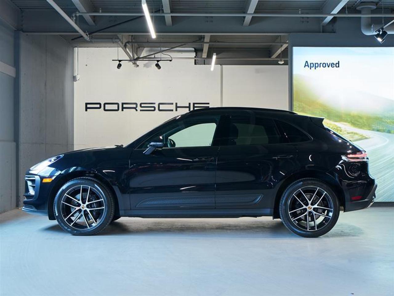 2024 Porsche Macan AWD Photo