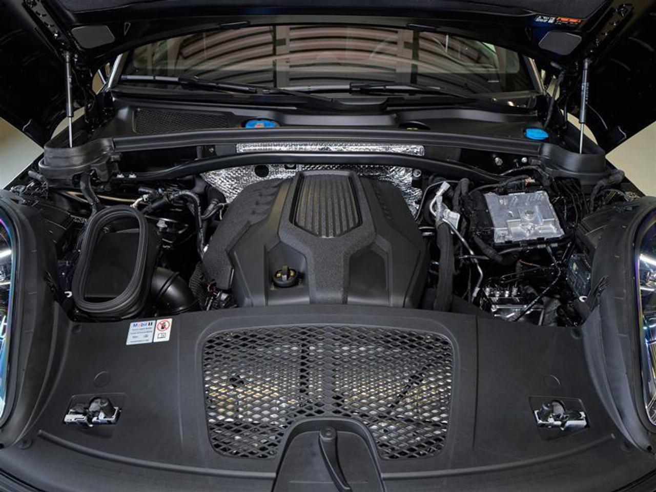 2024 Porsche Macan AWD Photo