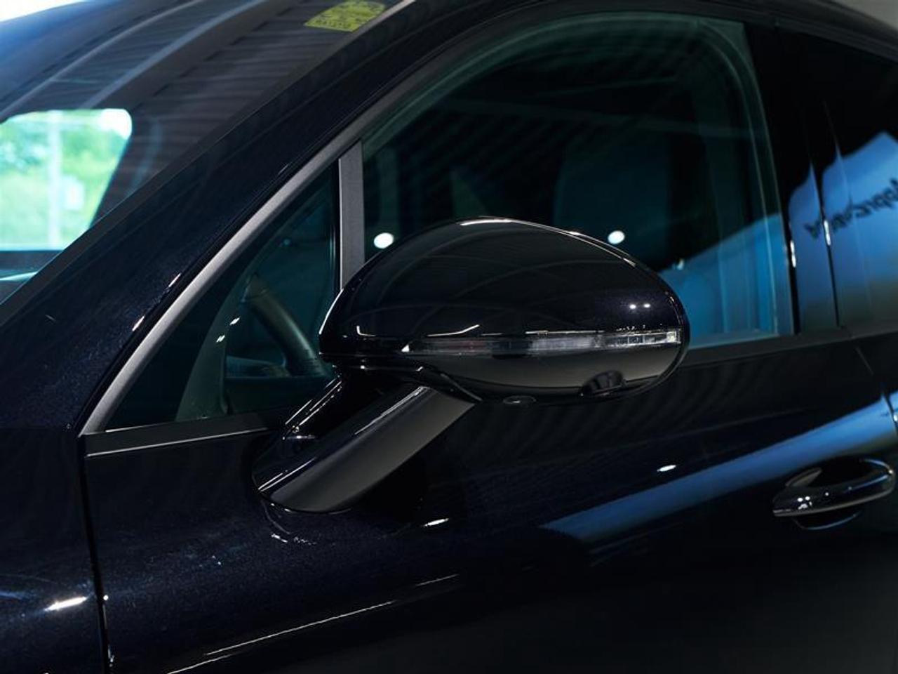 2024 Porsche Macan AWD Photo