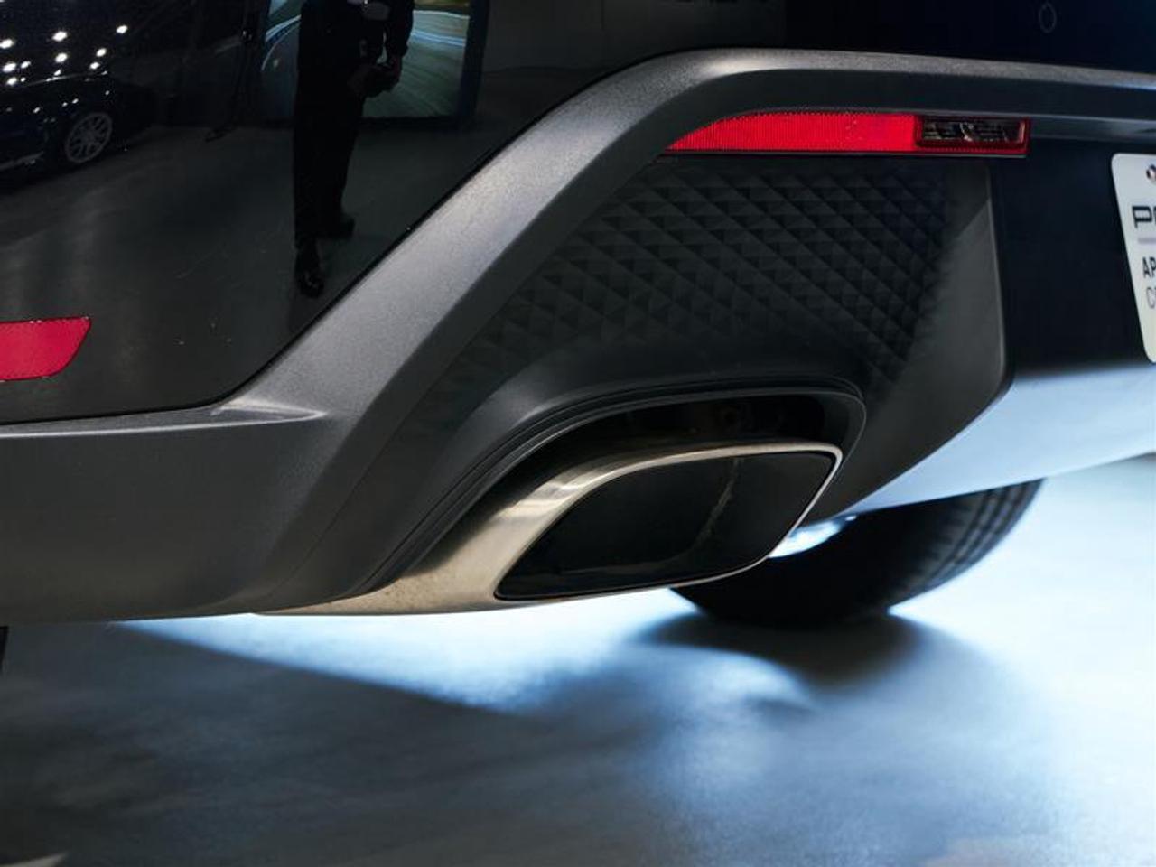 2024 Porsche Macan AWD Photo