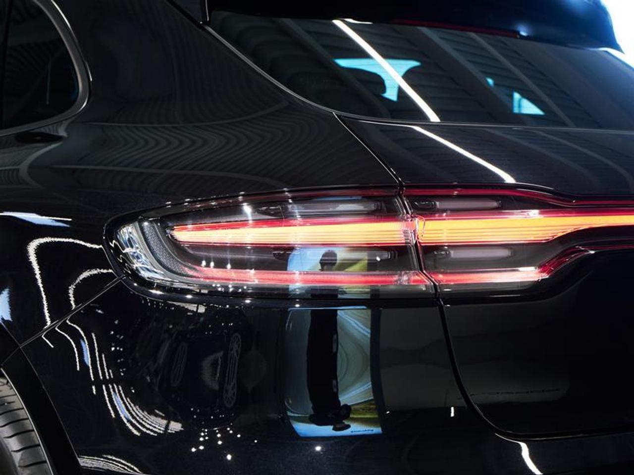 2024 Porsche Macan AWD Photo