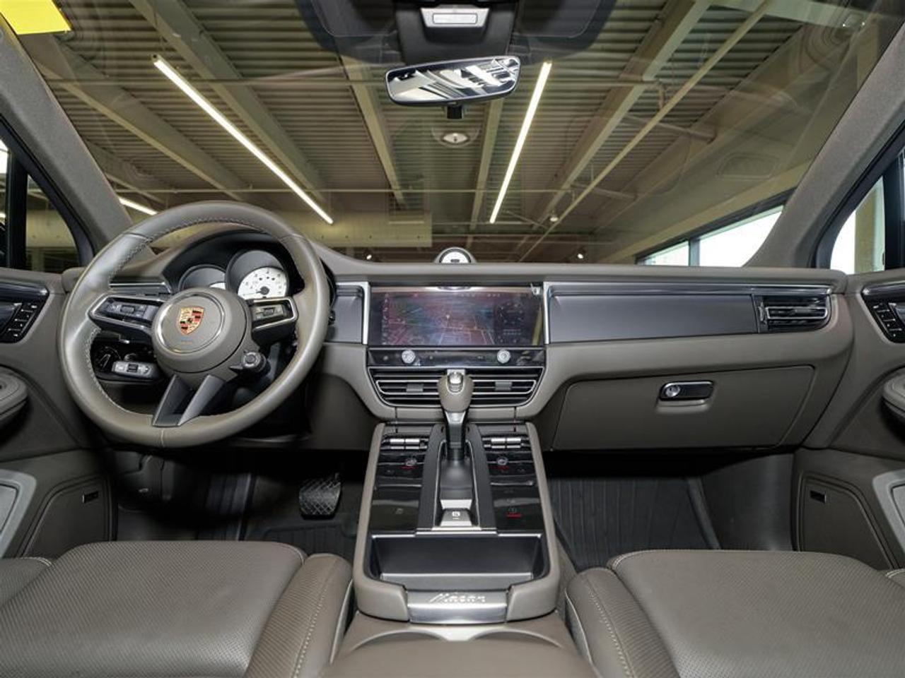 2024 Porsche Macan AWD Photo