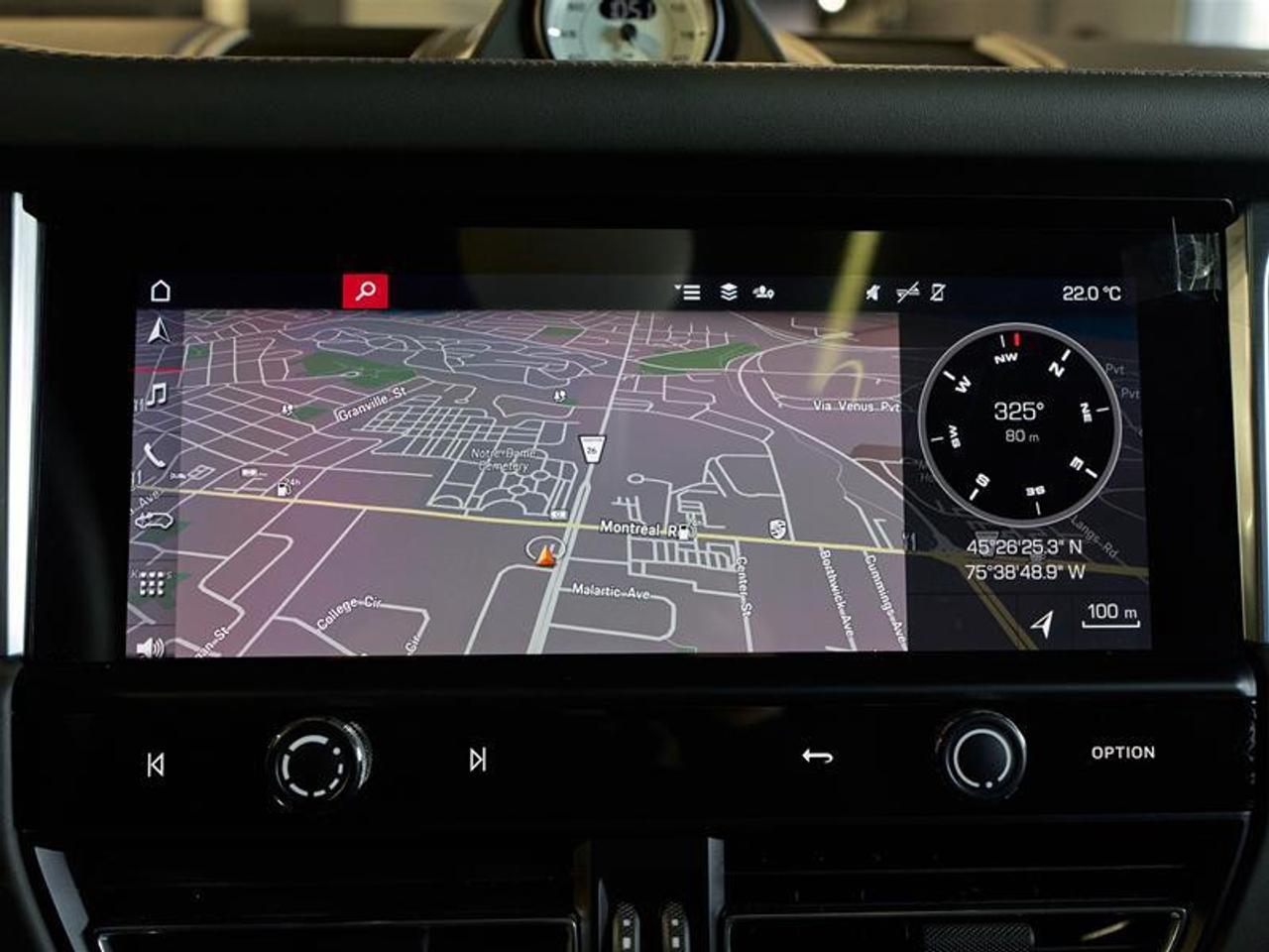 2024 Porsche Macan AWD Photo