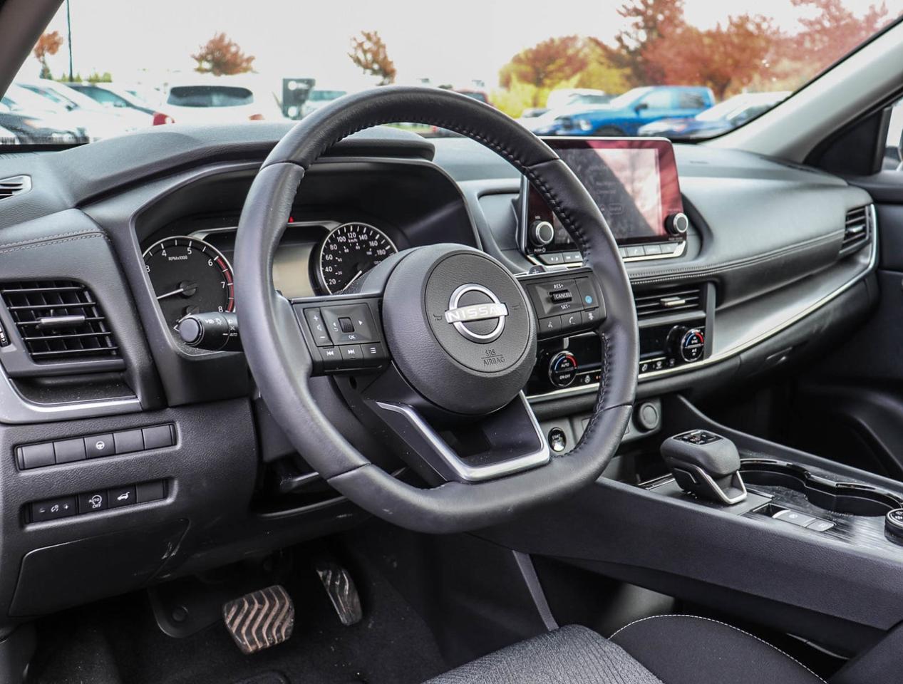 2024 Nissan Rogue SV MOONROOF Photo