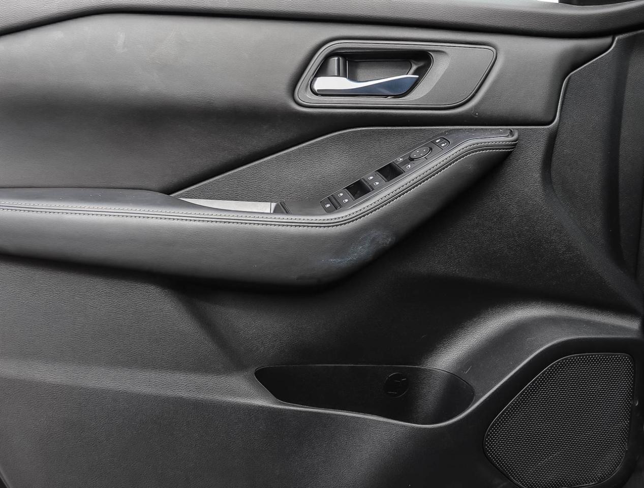 2024 Nissan Rogue SV Moonroof GREAT DEAL Photo