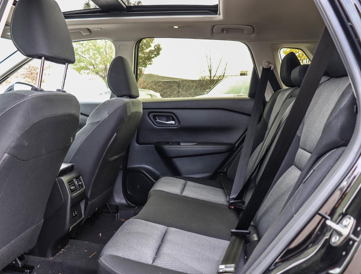 2024 Nissan Rogue SV MOONROOF Photo