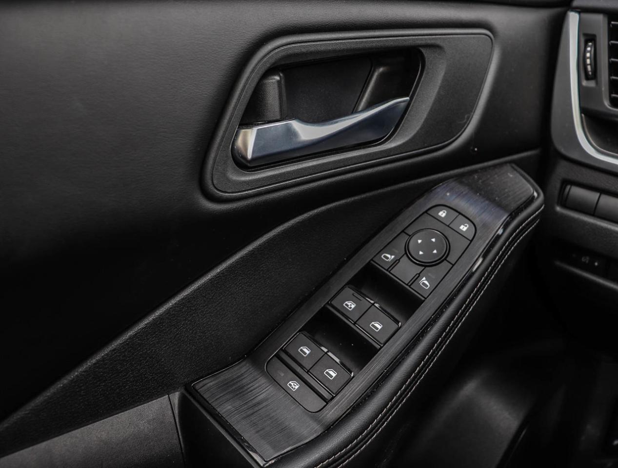 2024 Nissan Rogue SV MOONROOF Photo