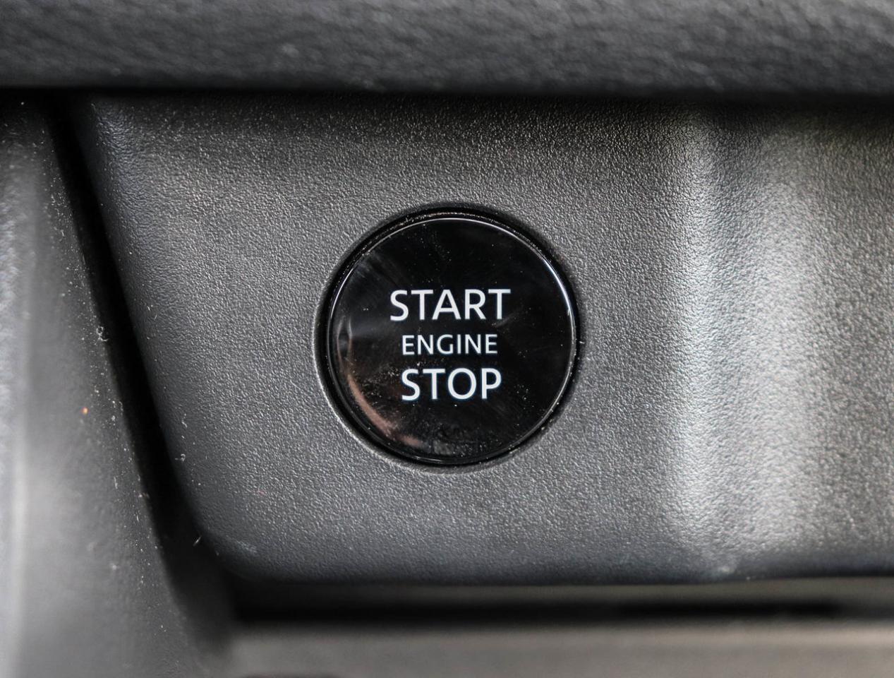 2024 Nissan Rogue SV MOONROOF Photo