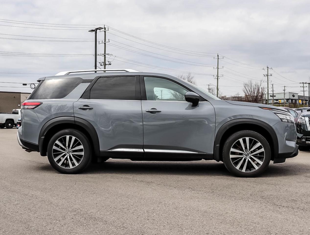 2024 Nissan Pathfinder Platinum WITH CAPTAIN SEATS 3.5L V6 AWD HOLIDAY SA Photo