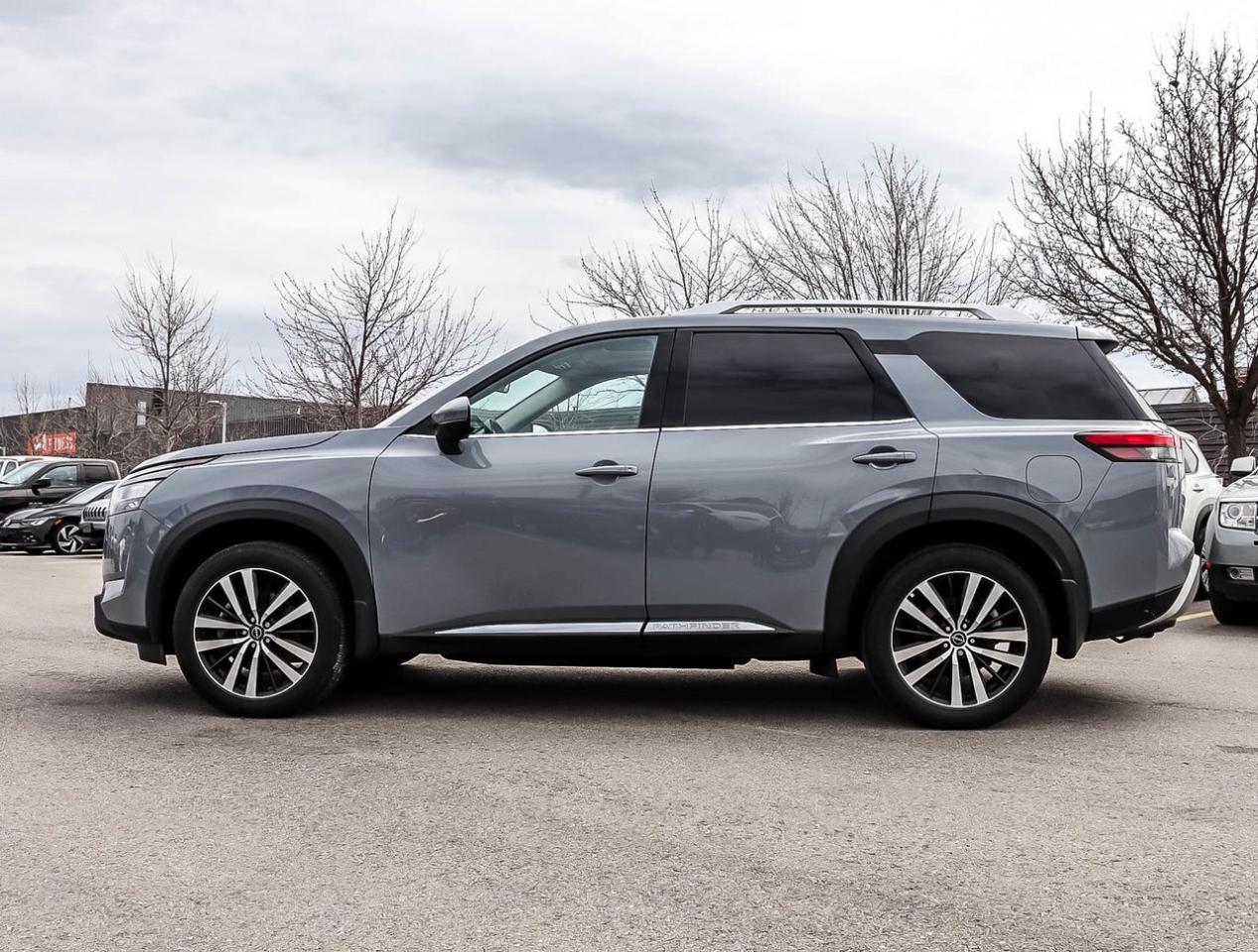 2024 Nissan Pathfinder Platinum WITH CAPTAIN SEATS 3.5L V6 AWD HOLIDAY SA Photo