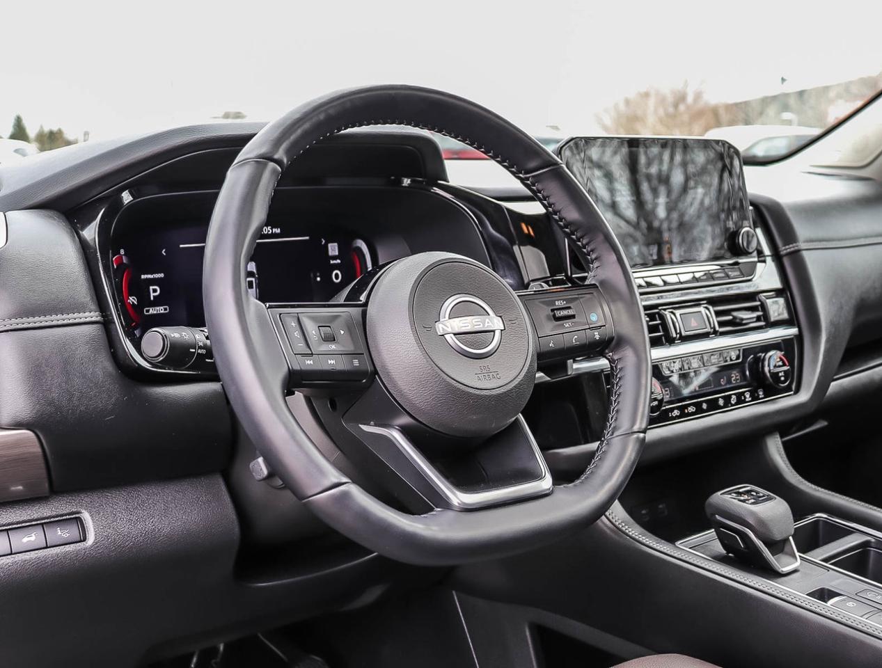 2024 Nissan Pathfinder Platinum WITH CAPTAIN SEATS 3.5L V6 AWD HOLIDAY SA Photo