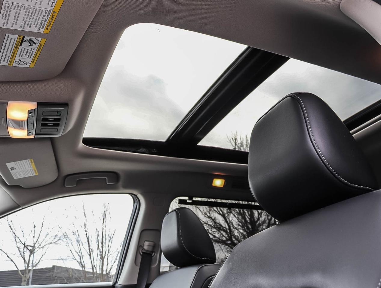 2024 Nissan Pathfinder Platinum WITH CAPTAIN SEATS 3.5L V6 AWD HOLIDAY SA Photo