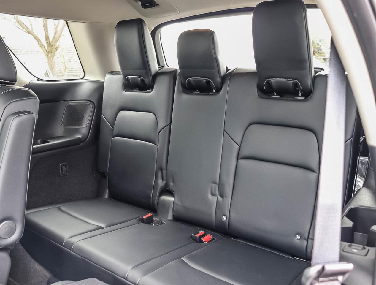 2024 Nissan Pathfinder Platinum WITH CAPTAIN SEATS 3.5L V6 AWD HOLIDAY SA Photo