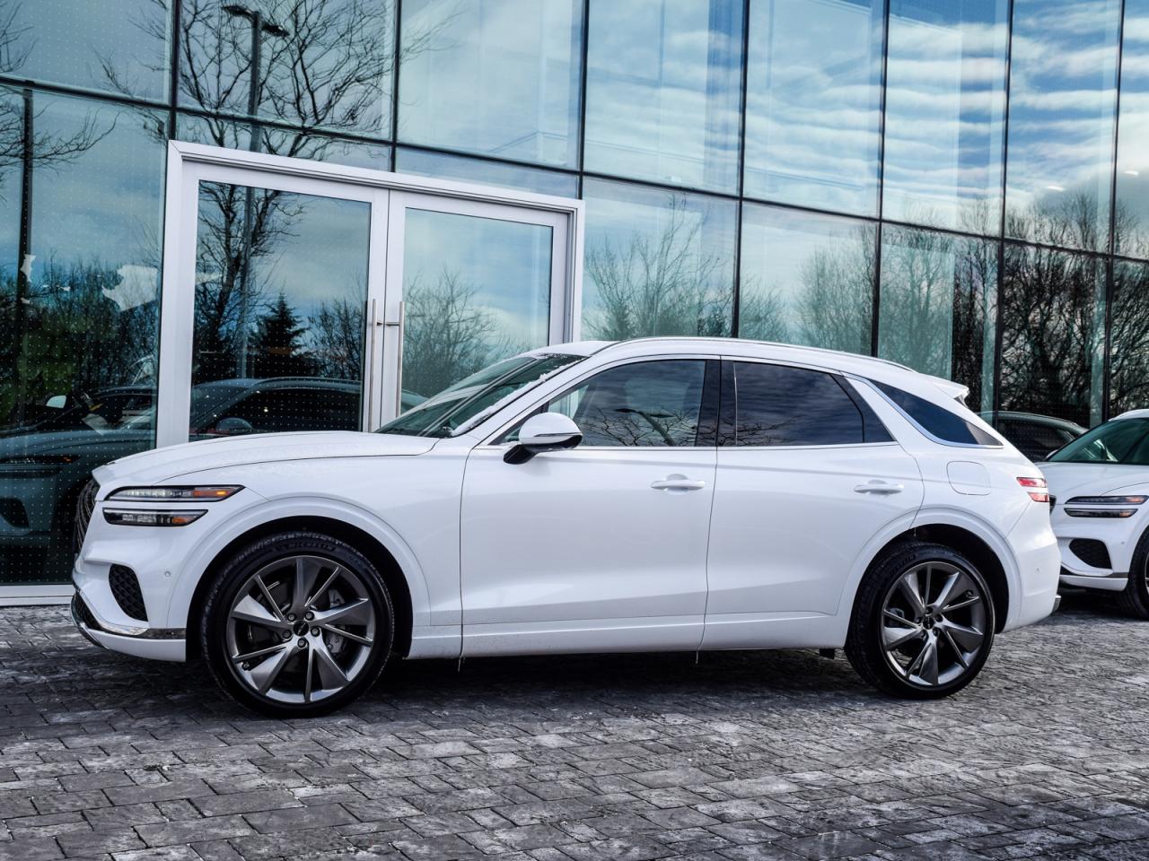 2026 Genesis GV70 2.5T Advanced Tech.Pkg AWD   Used Demonstrator Photo